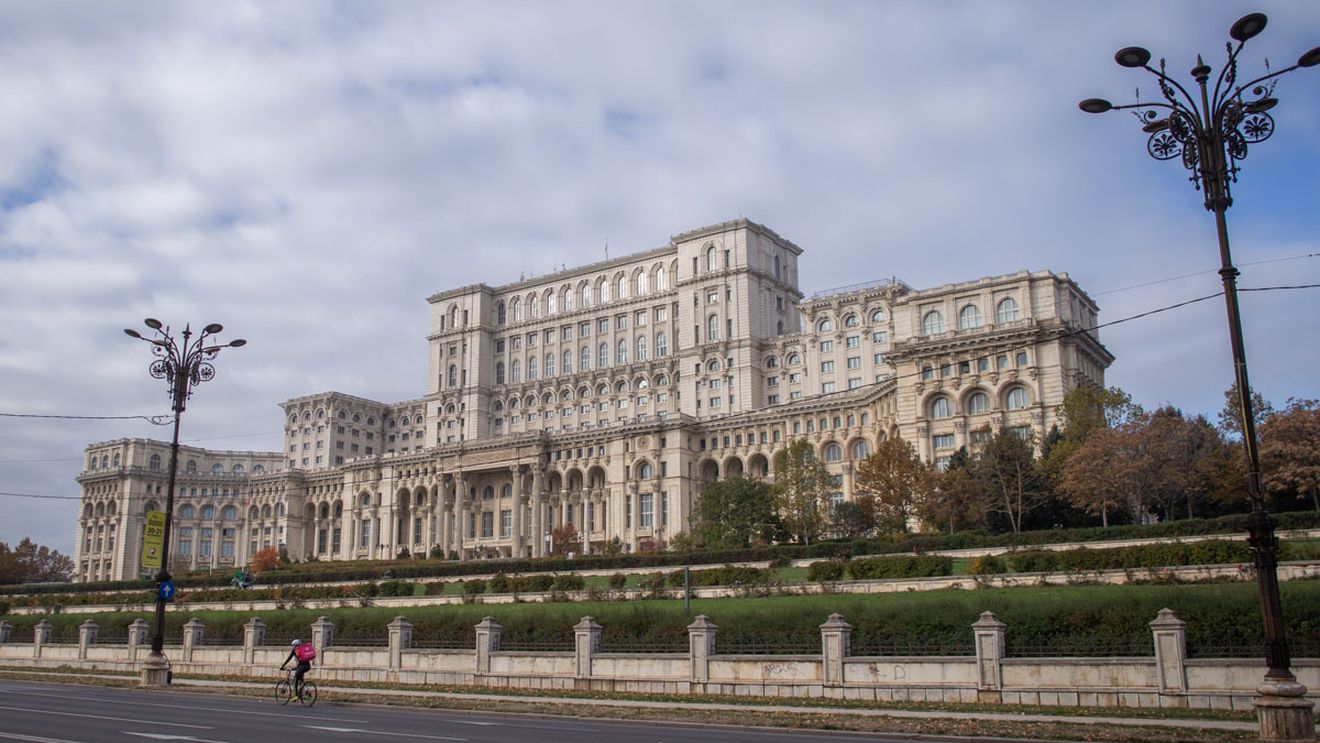 Camera Deputaţilor cumpără un sistem de control acces auto cu barieră şi recunoaştere numere de înmatriculare, pentru securitatea parlamentarilor