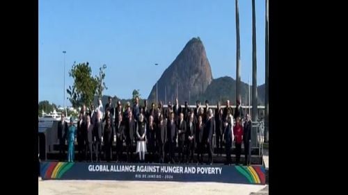 VIDEO Liderii G20 au făcut fotografia de grup fără Joe Biden, care nu a apărut la timp