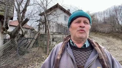 Câți bani va primi Ioan Mohanu, după ce statul i-a luat casa și grădina ca să facă autostradă. „Ce pot să fac la 80 de ani?”