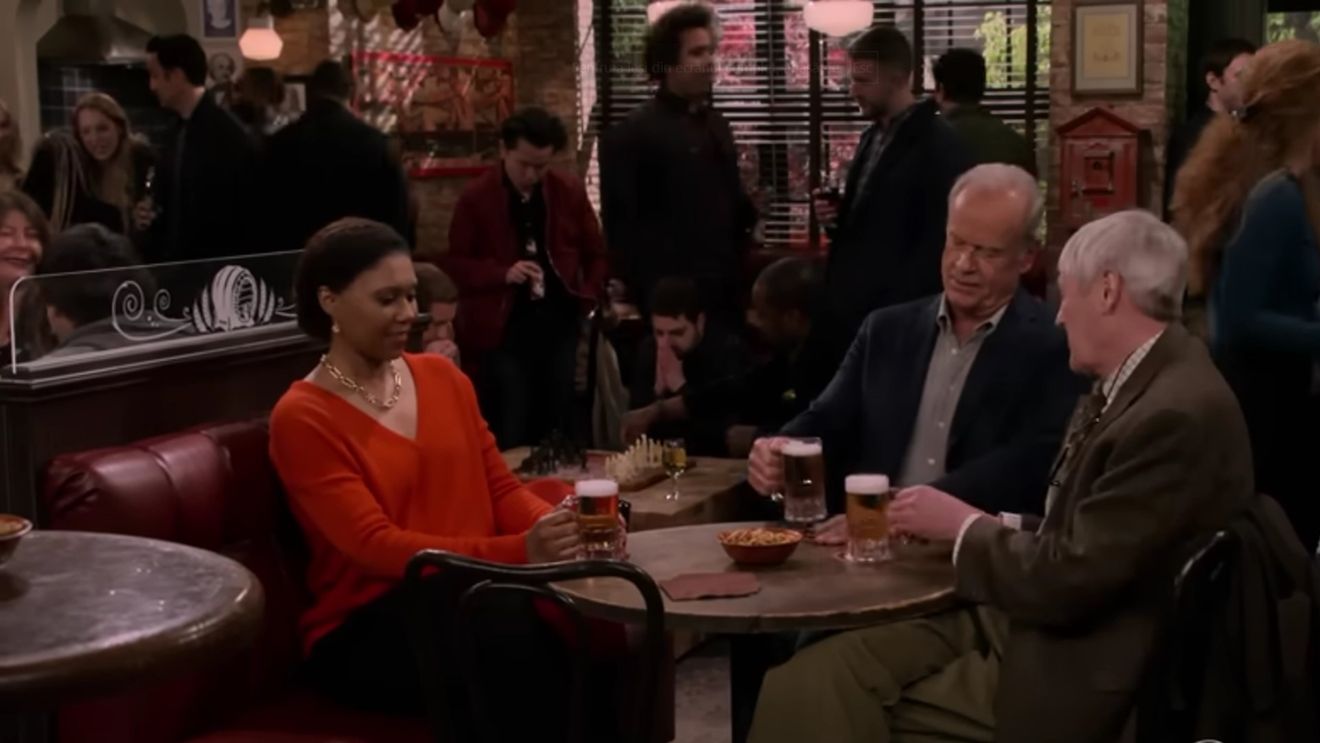 „Frasier” se întoarce în Seattle: Puteți să-l vedeți pe Kelsey Grammer trecând pe la cafeneaua și stația de radio recreate de serialul original
