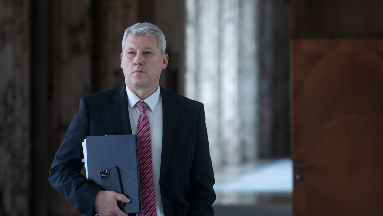 Ministrul Predoiu, de ziua MAI: Vreau să îi asigur pe angajaţi că, atâta timp cât acţionează ferm, legal, profesionist, sunt alături de ei şi vor avea întreaga mea susţinere