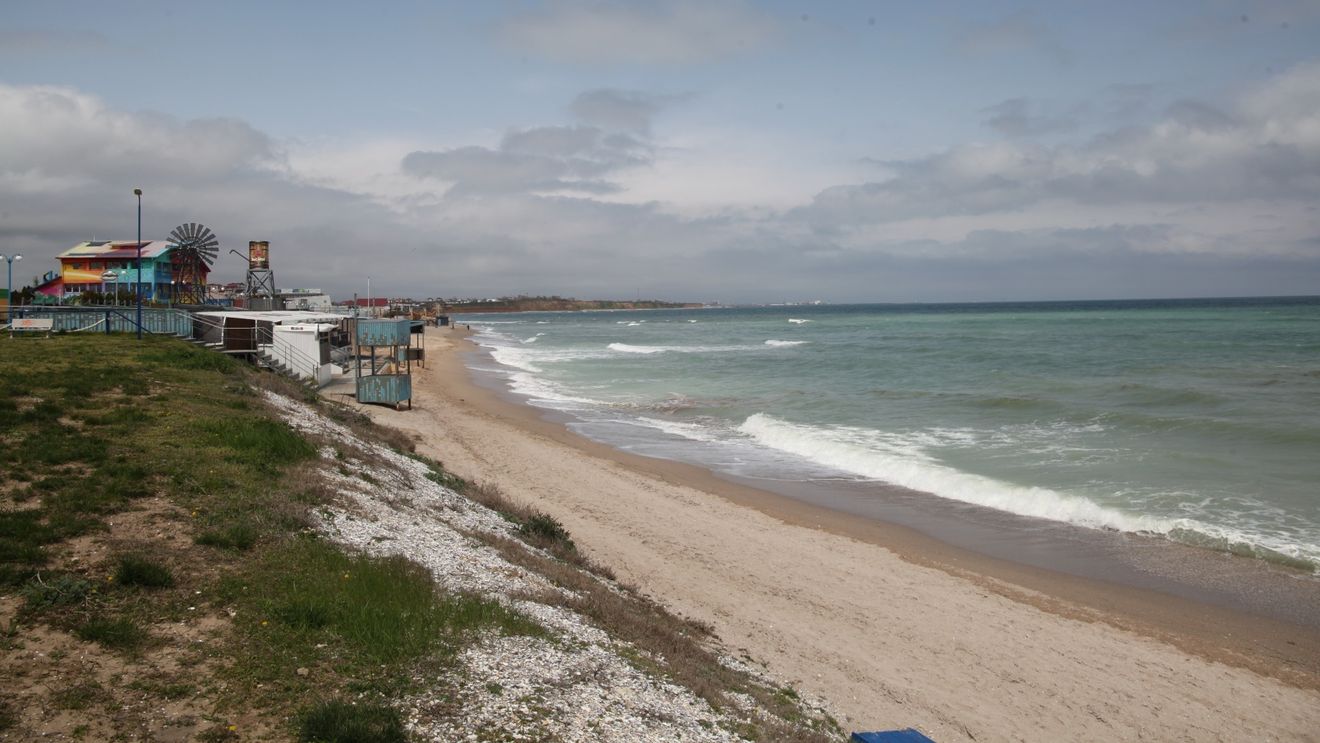 Cod portocaliu de vânt pe litoral, cu rafale de peste 90 km/oră. Alte 17 județe, vizate de cod galben de vânt