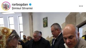 Rareș Bogdan și-a etalat la piață Rolexul de 30.000€ / Europarlamentarul PNL a făcut o vizită în Șimleul Silvaniei, alături de Nicolae Ciucă / În declarația de avere a notat că deține ceasuri în valoare de 200 de mii de euro