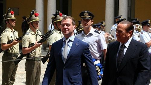 Dmitri Medvedev acuză declinul politicienilor occidentali: "Charles de Gaulle putea să se opună oricărui președinte american. Care dintre europeni o poate face acum fără să-i tremure mâna?”