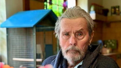 Fiica lui Alain Delon a publicat o fotografie a tatălui ei "cu acordul acestuia" / Celebrul actor a fost plasat recent sub tutela consolidată