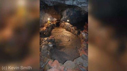 STUDIU Vikingii au construit o corabie din pietre într-o peşteră vulcanică pentru a supravieţui Apocalipsei