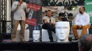 Narative pro-rusești promovate la Cluj de analiști maghiari: Conflictul din interiorul Ucrainei nu a fost declanșat de ruși. Ei doar l-au exploatat în scopuri proprii
