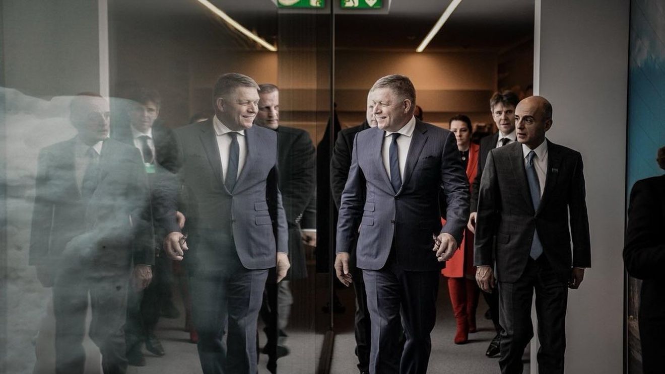 Slovacia ar putea opri ajutorul pentru Ucraina, avertizează Robert Fico, premierul de extremă dreapta, apropiat al dictatorului Putin