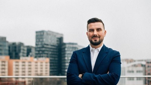 INTERVIU Ciprian Cazacu, CEO și co-fondator al easySales: Am început de la puțini clienți, dar au venit cu foarte mult feedback/ Noi folosim deja Inteligența Artificială și o folosim cât de mult se poate