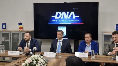 Victimele de ieri ale ”abuzurilor” DNA, recuperate azi la vârful Justiției / Ultimul exemplu: judecătoarea Florica Roman, acuzată în trecut că a cerut mită un ceas cu cuc, e șefa Curții de Apel Oradea și a participat la inaugurarea noului sediu DNA din oraş