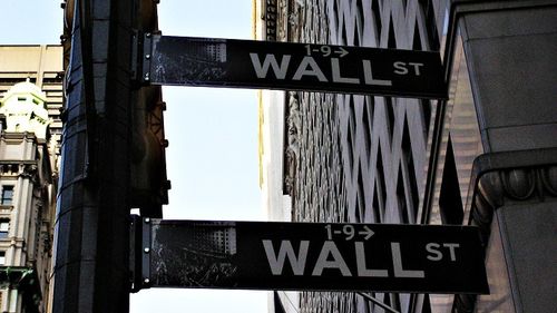 Bursa americană pierde 4.000 de miliarde de dolari, pe fondul temerilor legate de recesiune / Dow Jones a pierdut aproape 900 de puncte, Nasdaq a avut cea mai proastă zi din 2022