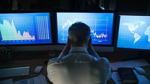 E sau nu criză în sectorul IT în România? Trei perspective: Un șef de cluster IT, un prorector de universitate tehnică și directorul unei firme locale cu produs propriu / Ar putea fi vorba de „niște sute de locuri de muncă” afectate la nivel național, dar e puțin probabil să vedem programatori șomeri