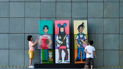 Chiar ai mai multe personalități în funcție de limba vorbită?