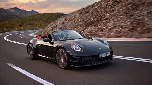Porsche recheamă peste 27.000 de vehicule electrice în SUA, din cauza riscului de scurtcircuit al bateriei