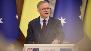 Premierul Australiei anunță că țara sa va trimite încă 34 de vehicule militare în Ucraina și va interzice importul de aur rusesc