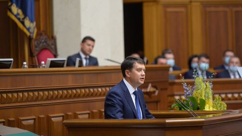 Președintele parlamentului ucrainean, demis în urma neînțelegerilor cu președintele Volodimir Zelenski privind legea anti-oligarhi și sancțiunile împotriva opozanților și mass-media favorabile Kremlinului