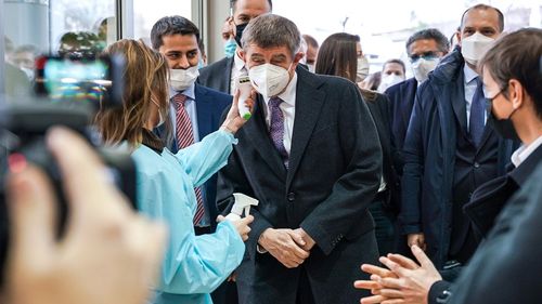 Europarlamentarii cer Comisiei să evalueze situația din Cehia și posibila activare a mecanismului care condiționează fondurile de statul de drept