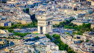 Arestări, la Paris, într-un caz de spionaj și ingerință în favoarea Rusiei / Activitatea, acoperită de un ONG care aparent sprijinea Ucraina