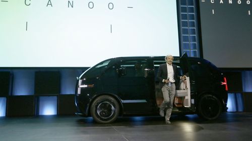 Încă un startup din domeniul mașinilor electrice a cerut intrarea în faliment: Canoo își va înceta operațiunile și își va lichida activele