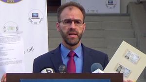 Chestorul de poliție Cătălin-Aurel Giulescu, privind revenirea la termenul „sex”, în loc de „gen”, pe noile cărți electronice de identitate: „Orice opțiune este posibilă”