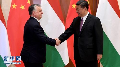 Xi Jinping i-a trimis o scrisoare de dragoste lui Viktor Orbán, înainte de a poposi în Ungaria / Misiva liderului chinez a fost publicată de presa maghiară pro-Orbán