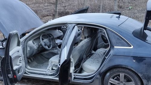 Un bărbat pozitiv la cocaină și-a băgat iubita în portbagajul mașinii, după care i-a dat foc, în Sectorul 3 din Capitală/ Polițiștii au reușit să salveze femeia/ Suspectul a fost reținut