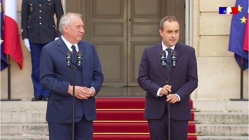 Misiunea imposibilă a noului prim ministru al Franței, Sebastien Lecornu, confruntat cu un parlament divizat, o situația financiară dezastruoasă și o opinie publică furioasă