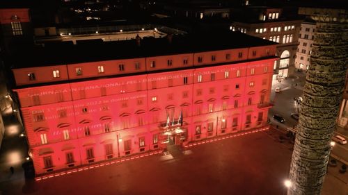 Sediul Guvernului italian, iluminat în roşu cu prilejul zilei internaţionale pentru eliminarea violenţelor împotriva femeilor