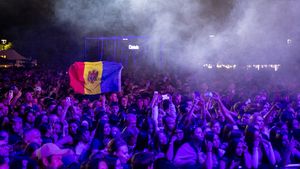 Victoria pro-europenilor din Moldova: Lecția dată României (Analiză DW)