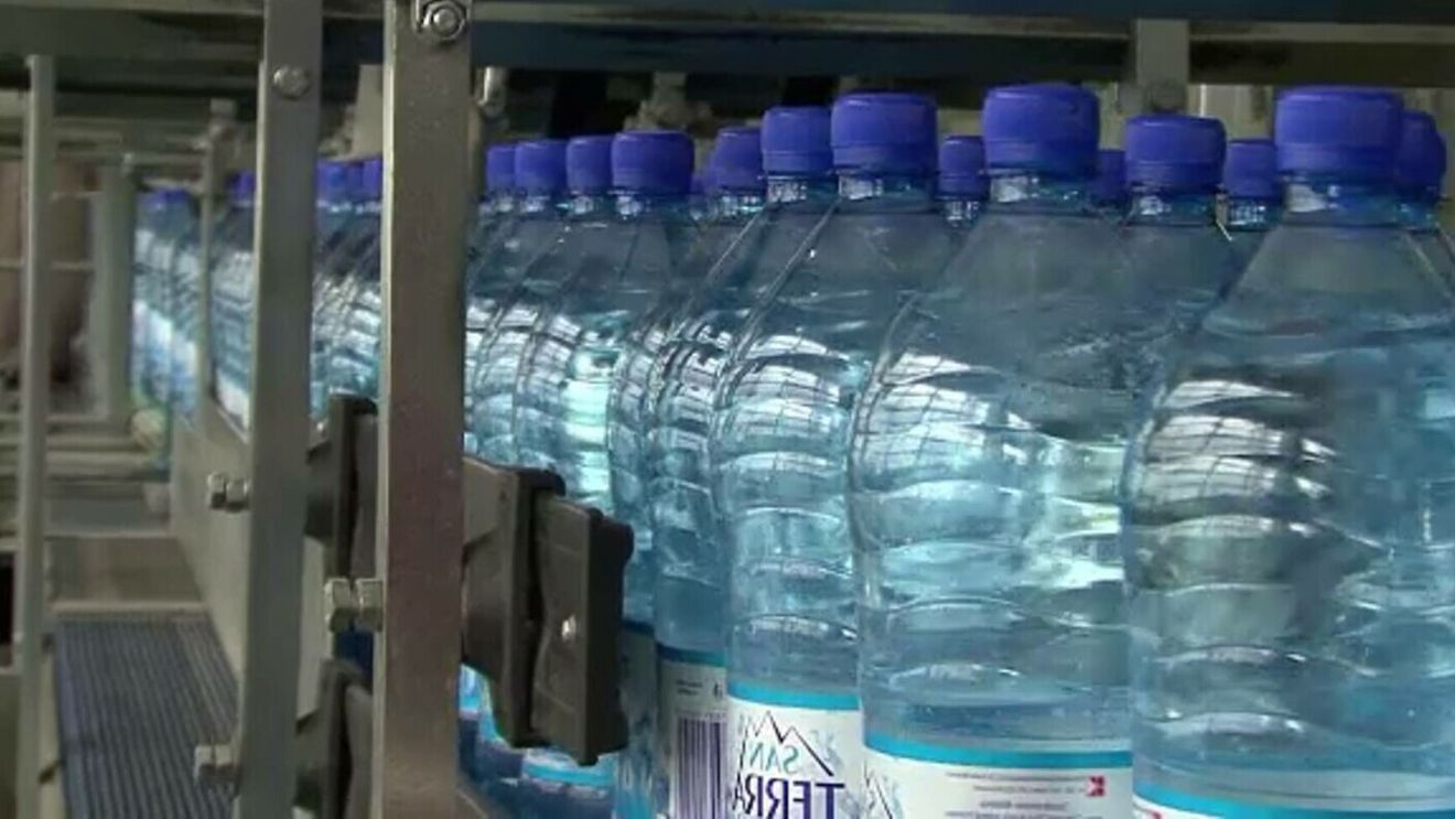 Prefecţii de Dâmboviţa şi Prahova cer apă din rezerva de stat pentru populaţia afectată de problemele de la Paltinul