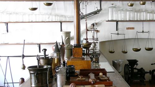 Muzeul Național Brukenthal închide două muzee / Muzeul Cinegetic și Muzeul Farmaciei din Sibiu vor mai putea fi vizitate doar în grupuri de minim 10 persoane și cu programare / Conducerea s-a plâns constant în ultima perioadă de alocările bugetare
