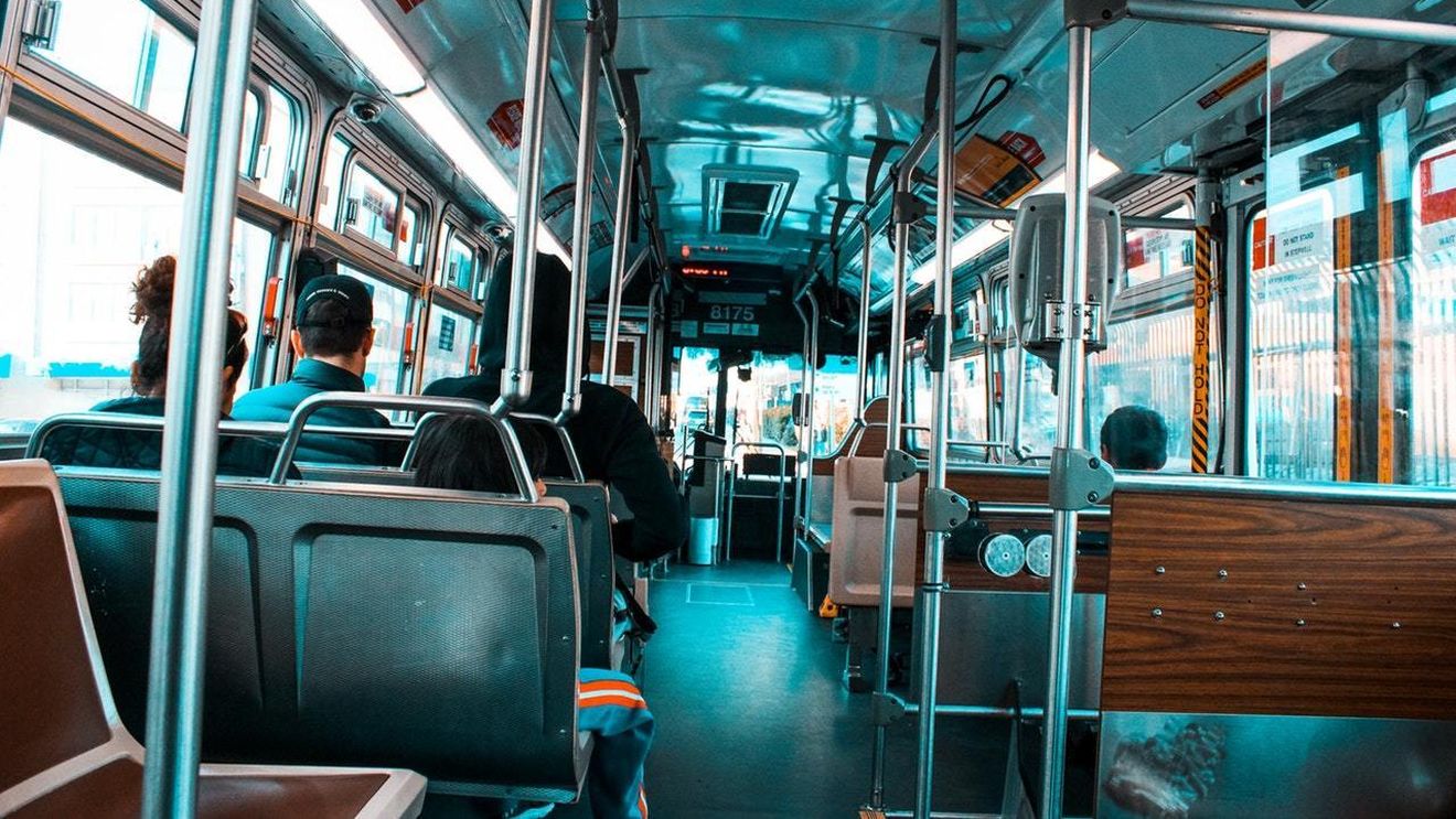 Primarul Bacăului propune transport în comun subvenţionat integral pentru diverse categorii sociale
