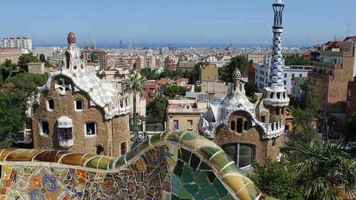 Restricții noi în Catalonia / Restricții de circulație pe timpul nopții, se închid barurile și restaurantele