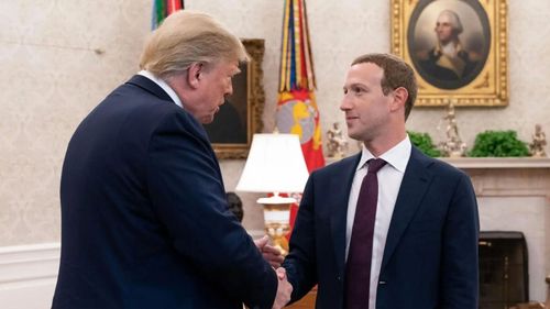 Șeful Epic Games condamnă marile companii din tehnologie care „sărută inelul” lui Trump: „După ce ani de zile s-au prefăcut că sunt democrați, liderii Big Tech se prefac acum că sunt republicani”