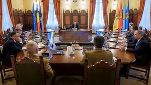 Nicușor Dan: CSAT a aprobat amplasarea de avioane americane de realimentare, echipamente de monitorizare și comunicații satelitare / Este nevoie de aprobarea Parlamentului / Îi asigur pe români că nu au motive de îngrijorare, țara lor este mai sigură