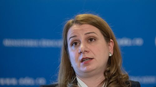 Ligia Deca, bolnavă de Covid-19, şi-a anulat participarea în plenul Senatului, la Ora Guvernului / Ea a făcut parte din delegația oficială care l-a însoțit pe președintele Klaus Iohannis în vizita din Emiratele Arabe Unite