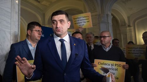 Simion, despre candidatul AUR la prezidenţiale: Dan Puric este unul dintre oamenii cu care împărtăşesc foarte multe valori comune. Eu nu-mi doresc, eu mai degrabă o funcţie executivă vizez