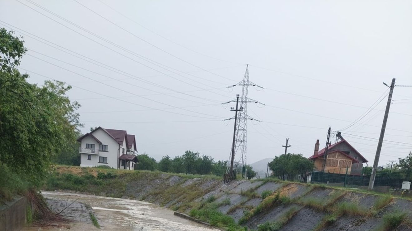 Cod galben de viituri pe râuri mici din judeţele Cluj, Bihor şi Sălaj, până la ora 23:00