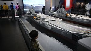 Imagini din satelit arată un portavion neobișnuit construit de China, pe fondul expansiunii navale a Beijingului