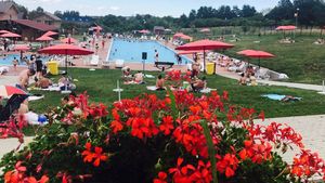 Un singur ștrand autorizat în tot județul / DSP Sibiu: ”Restul piscinelor funcționează fără autorizație sanitară” / Administratorul lacurilor saline de la Ocna Sibiului: ”În fiecare an avem controale”