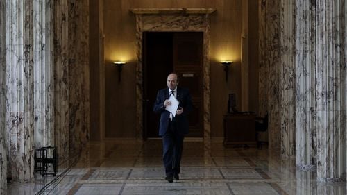 Reacția opoziției la OUG-ul pe legile justiției / PNL: Guvernul expune România riscului activării articolului 7 / USR: O zi neagră pentru Justiţia din România, Comisia Europeană trebuie să intervină