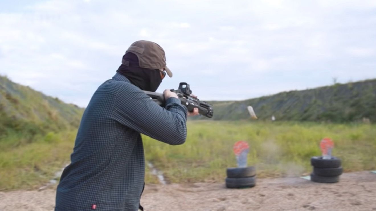 Compania Kalaşnikov va testa noua sa mitralieră RPL-7 în condiţii reale de luptă în Ucraina