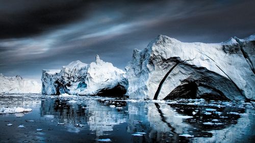 Suprafața maximă anuală a gheții marine din Antarctica nu a fost niciodată atât de mică