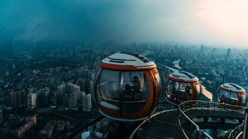 Marile greșeli ale futurologilor despre cum va arăta omenirea în 2020: vacanțe pe Lună și zboruri pe Pluto, nanoboți alimentari în locul prânzului clasic și roboți care muncesc în locul oamenilor