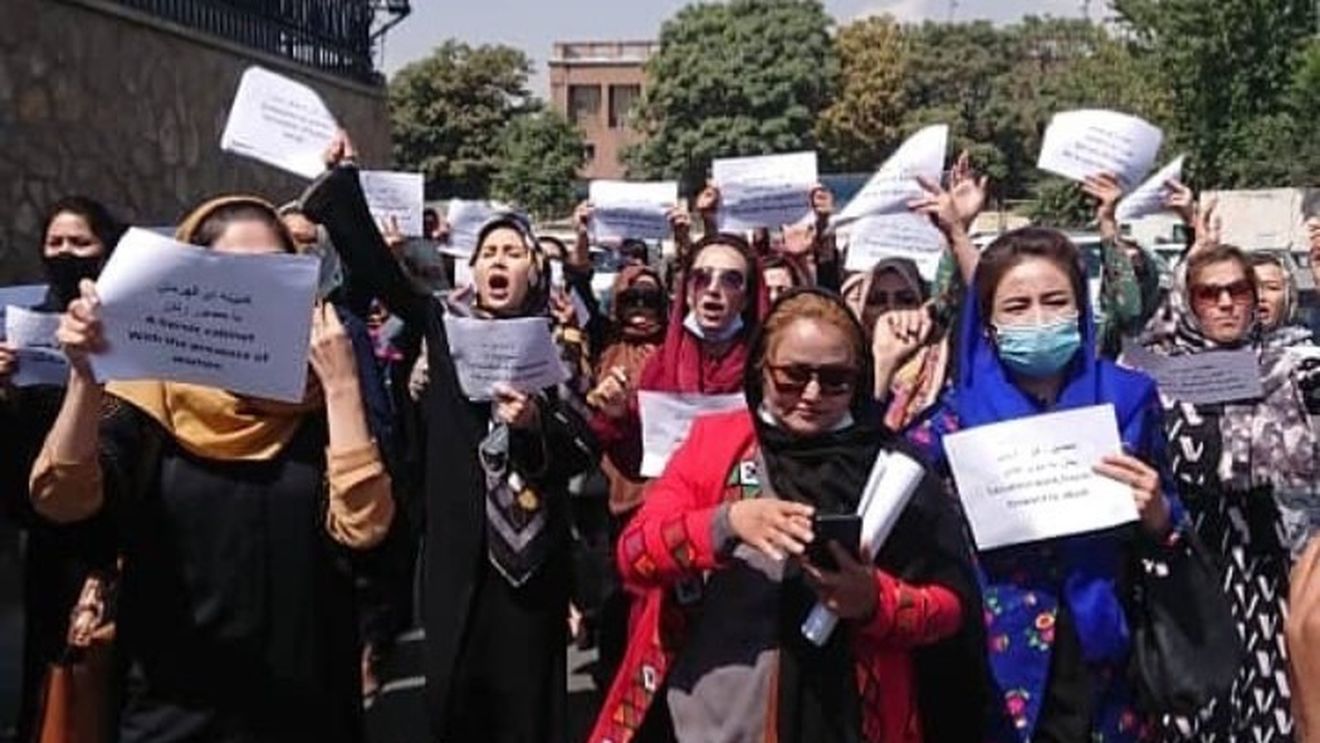 Universitățile se redeschid în Afganistan, iar studentele pot participa la cursuri, dar cu condiții stricte dictate de talibani