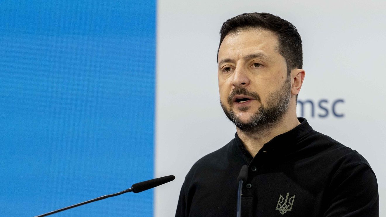 Încrederea în Zelenski scade de la 67% la 58%, după încercarea de subordonare a instituţiilor anticorupţie, arată un nou sondaj