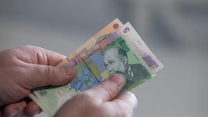 Premierul Ciucă afirmă că susține creșterea pensiilor cu 15% și un salariu minim de 3.000 de lei, dar totul trebuie analizat în perspectiva bugetului pentru 2023