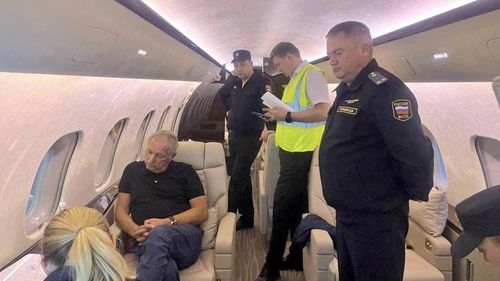 Om de afaceri rus, arestat dintr-un avion privat / Konstantin Strukov se pregătea să fugă în Turcia / Unul dintre cei mai bogați ruși și cândva apropiat al lui Putin, Strukov deține una din cele mai importante mine de aur din țară