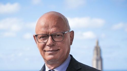 Macron ar trebui să demisioneze, spune fostul său prim-ministru Edouard Philippe