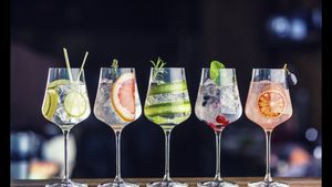 Vinurile și cocktailurile preferate ar putea deveni mult mai scumpe dacă Trump impune tarife vamale